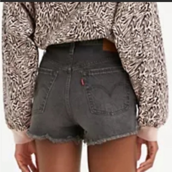 Sz27 Levi’s 501 button fly distressed cutoff denim shorts in faded black. EUC - Picture 6 of 16